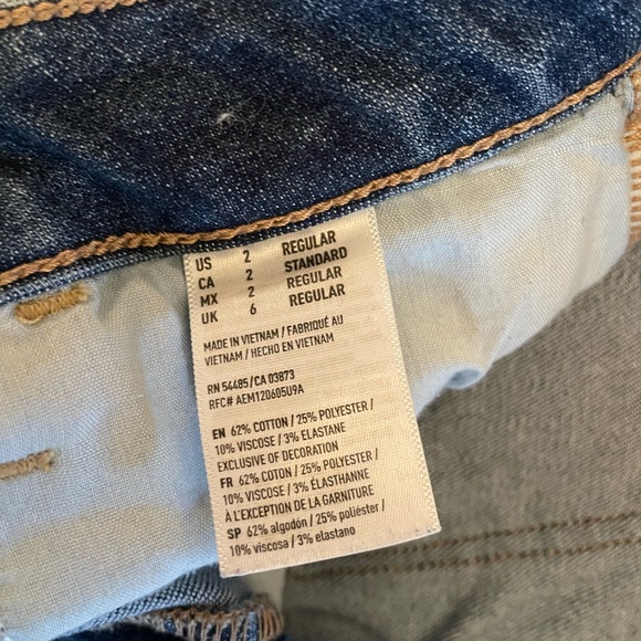 American Eagle high rise jeans - Picture 3 of 4